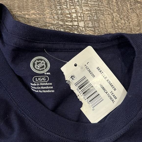 NWT NHL Unisex Seattle Kraken T-Shirt Dark Navy White Size L - Picture 7 of 10